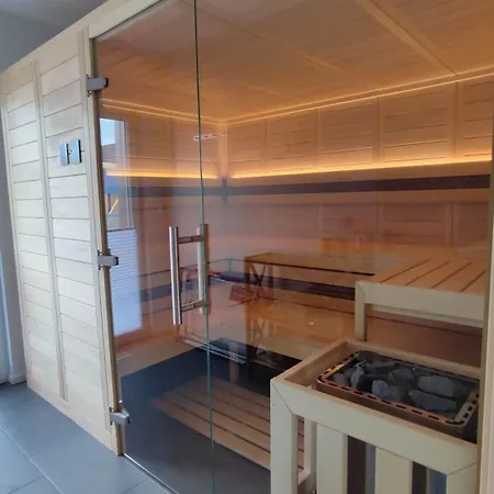 Wildrose Mit Sauna Und Beachfussballplatz Prázdninový dům Rheinsberg