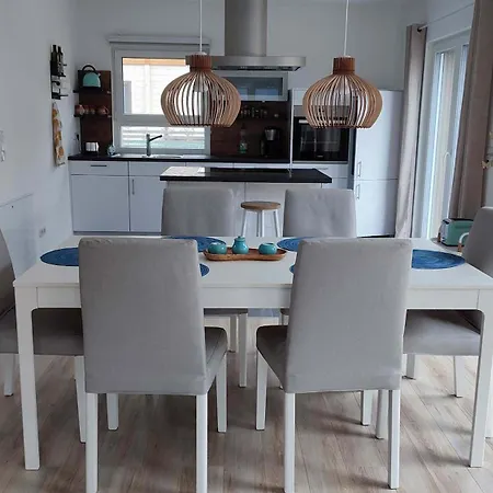 Wildrose Mit Sauna Und Beachfussballplatz