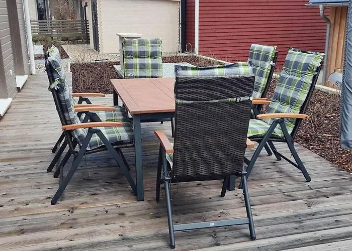 Wildrose Mit Sauna Und Beachfussballplatz Semesterbostad Rheinsberg