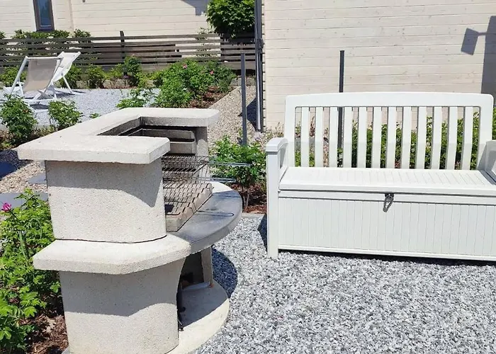 Wildrose Mit Sauna Und Beachfussballplatz