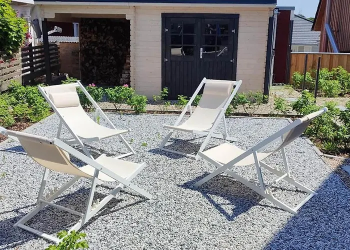 Wildrose Mit Sauna Und Beachfussballplatz Semesterbostad Rheinsberg